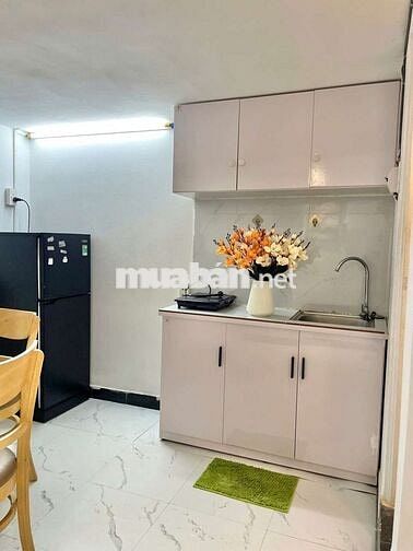 2PN Tách Bếp Cửa Sổ Rộng Thoáng, Trung Tâm Phú Nhuận.