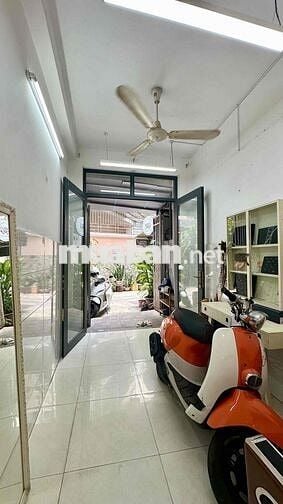 [Phú Nhuận] Cho thuê nhà 2PN HXH, có mặt bằng đẹp vừa ở vừa doanh
