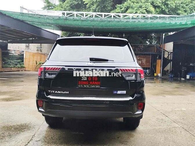 Ford Everest 2023 Titanium 2.0 AT 4x2 - 28000 km