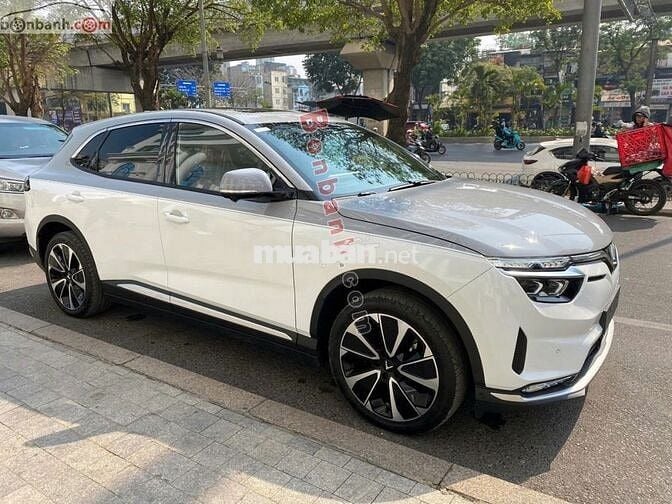 VinFast VF8 Lux Plus