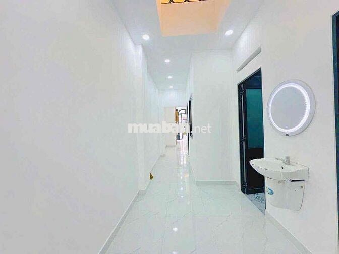 Nhà Mặt Tiền Ngay Chợ Bình Chánh sổ hồng riêng