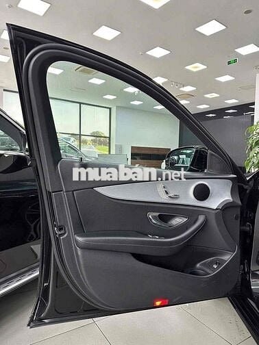 Mercedes Benz E Class 2021 E180 - 93000 km
