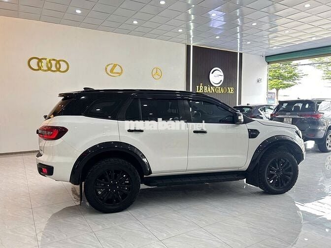 Everest Titanium 4x4 2021 Lên Full Gói Độ Cực Đẹp