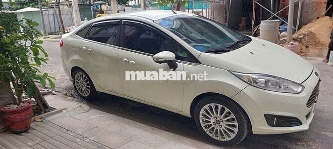 Ford Fiesta 1.5 AT 2015 Xe Chính Chủ - 10000 km