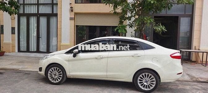 Ford Fiesta 1.5 AT 2015 Xe Chính Chủ - 10000 km