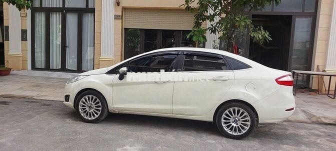 Ford Fiesta 1.5 AT 2015 Xe Chính Chủ - 10000 km