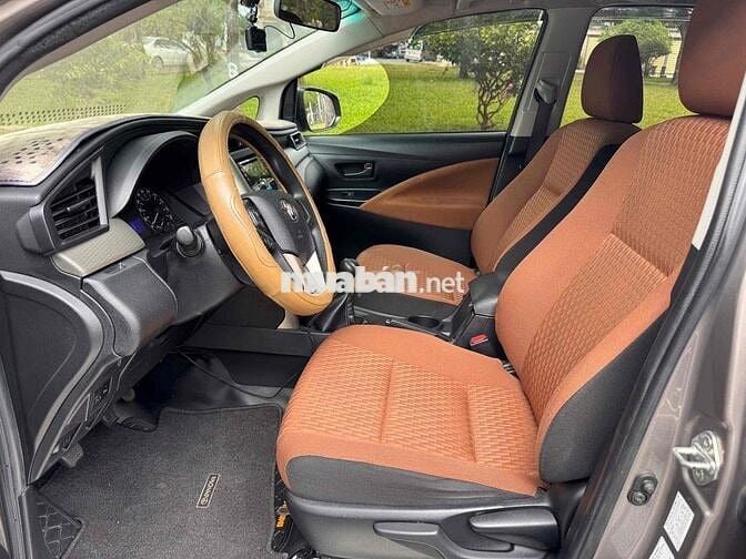 Toyota Innova 2016 2.0E - 48000 km