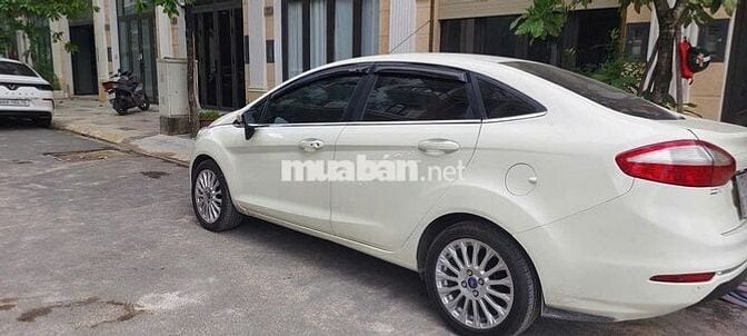 Ford Fiesta 1.5 AT 2015 Xe Chính Chủ - 10000 km