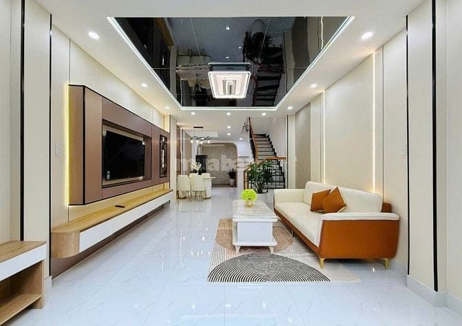 Cần thanh lý lại căn nhà Lê Đại Hành - Quận 11 - Giá chỉ còn 4 tỷ 150