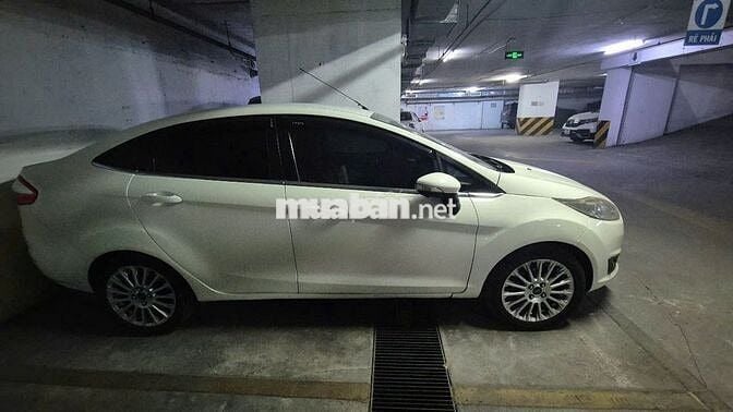 Ford Fiesta 1.5 AT 2015 Xe Chính Chủ - 10000 km