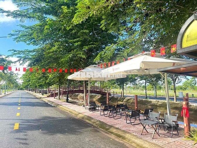 Chính chủ cần bán nền đất The Diamond City 90m2 Giá 1tỷ3 Sổ sẵn