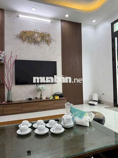 CẦN BÁN NHÀ CỰ KHỐI LONG BIÊN HÀ NỘI.