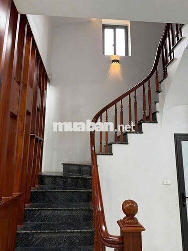 CẦN BÁN NHÀ CỰ KHỐI LONG BIÊN HÀ NỘI.