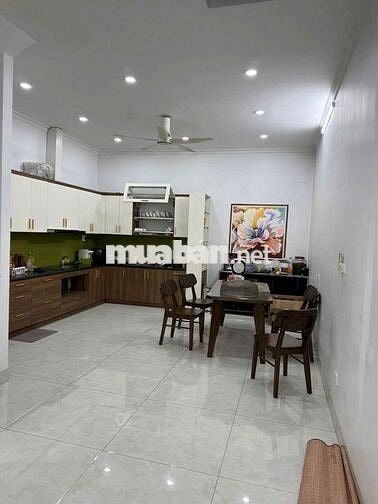 CẦN BÁN NHÀ CỰ KHỐI LONG BIÊN HÀ NỘI.
