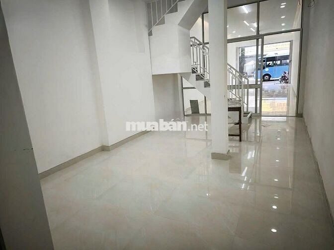 🏠 Nhà MT Đinh Tiên Hoàng, Q1 | 3 Tầng | Nhận Ngay – Giá Tốt 📞
