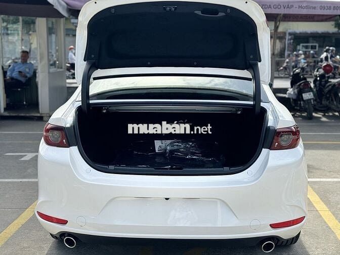 MAZDA 3 DELUXE ƯU ĐÃI HOT 1 NĂM BẢO HIỂM THÂN XE