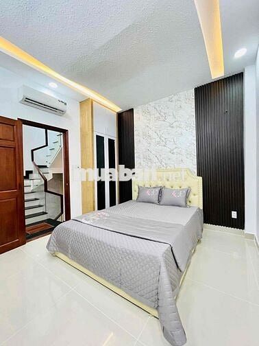 Nhà 3 lầu, 4 PN, HXH khu đồng bộ Quang Trung
