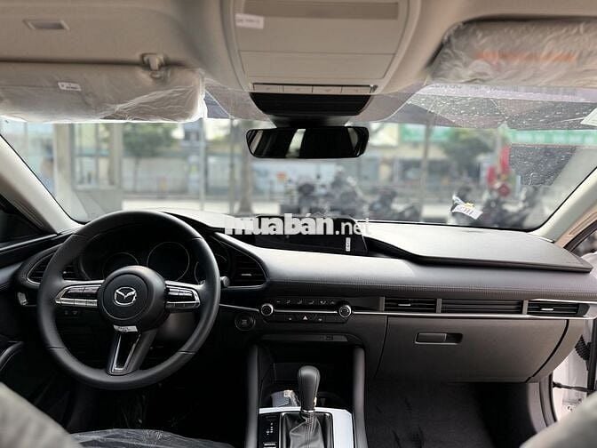 MAZDA 3 DELUXE ƯU ĐÃI HOT 1 NĂM BẢO HIỂM THÂN XE