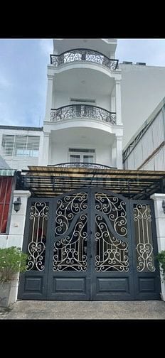 MT ,ĐƯỜNG NHỰA 12M2, KDC HOÀN CẦU . Dt- 5 x 14  trệt 2 lầu sân thượng 