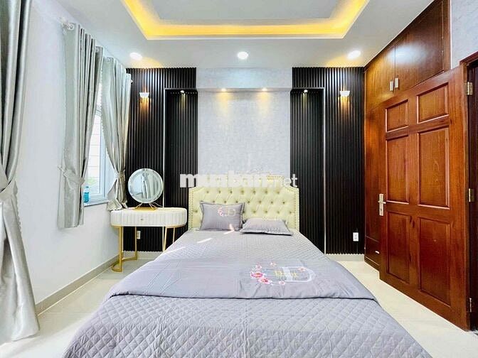 Nhà 3 lầu, 4 PN, HXH khu đồng bộ Quang Trung