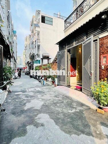 Nhà 3 lầu, 4 PN, HXH khu đồng bộ Quang Trung