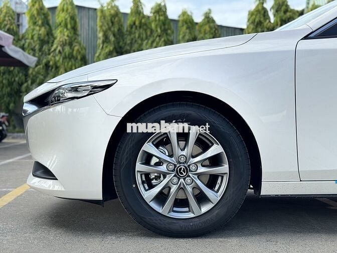 MAZDA 3 DELUXE ƯU ĐÃI HOT 1 NĂM BẢO HIỂM THÂN XE
