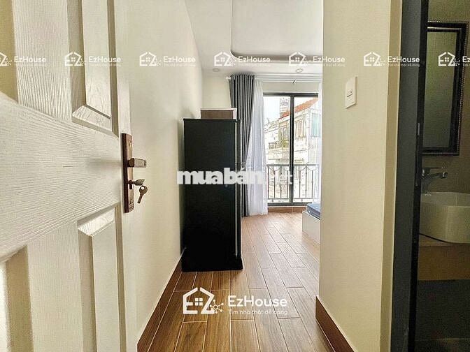 Studio Ban Công, Chỉ Nhận Nữ, Đầy Đủ Nội Thất, Phòng Sạch Sẽ.