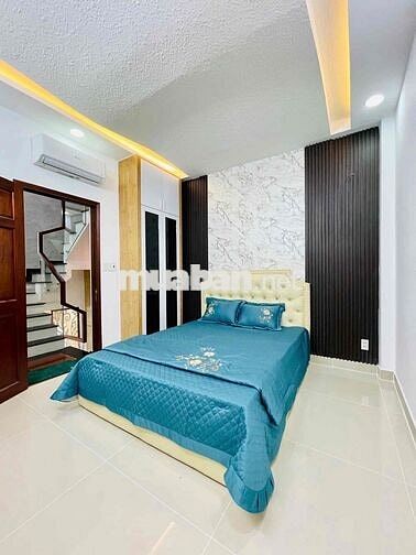 Nhà 3 lầu, 4 PN, HXH khu đồng bộ Quang Trung