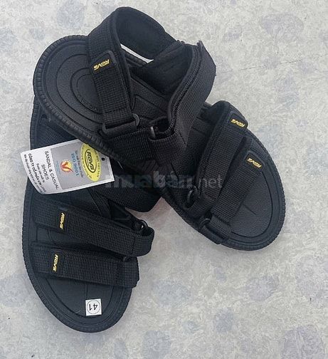 Giày sandal giá rẻ Trần Linh. 