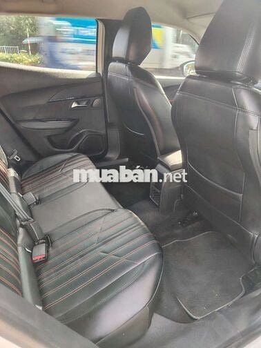 Bán Peugeot 2008 dk 2021 một chủ 43000km rất mới