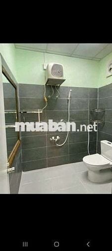 Cho thuê nhà tx 52 dt 400m có nhà 2p ngủ giá 10tr