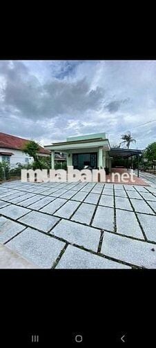 Cho thuê nhà tx 52 dt 400m có nhà 2p ngủ giá 10tr