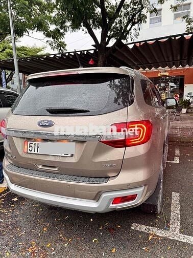 Ford Everest 2019 bản titan 2 cầu chạy 7v8