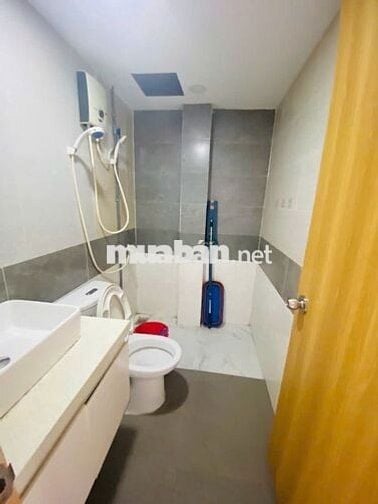 Bán Nhà 2 Tầng -  DT 112m2, Giá 3.85 Tỷ - Sổ Hồng Riêng - Hẻm Xe Hơi