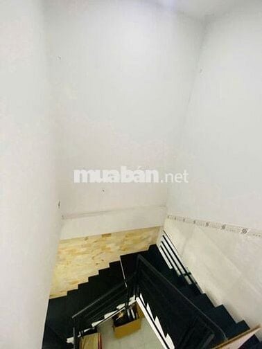 Bán Nhà 2 Tầng -  DT 112m2, Giá 3.85 Tỷ - Sổ Hồng Riêng - Hẻm Xe Hơi