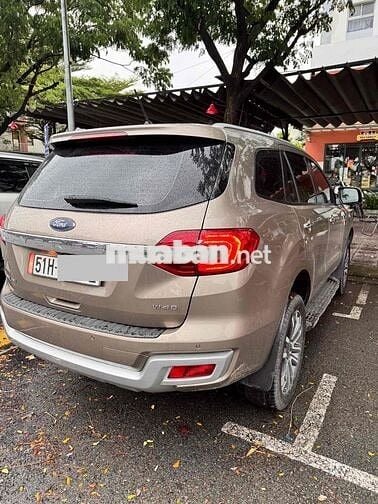 Ford Everest 2019 bản titan 2 cầu chạy 7v8