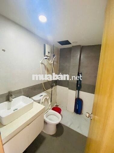 Bán Nhà 2 Tầng -  DT 112m2, Giá 3.85 Tỷ - Sổ Hồng Riêng - Hẻm Xe Hơi