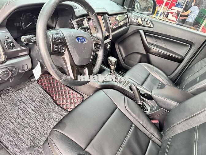 Ford Everest 2019 bản titan 2 cầu chạy 7v8