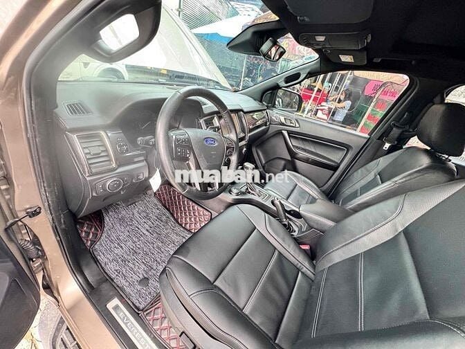 Ford Everest 2019 bản titan 2 cầu chạy 7v8