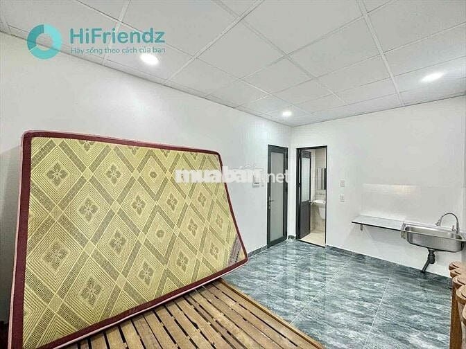 Cho thuê phòng có cửa sổ trời lớn - Ngay cầu Nguyễn Văn Cừ