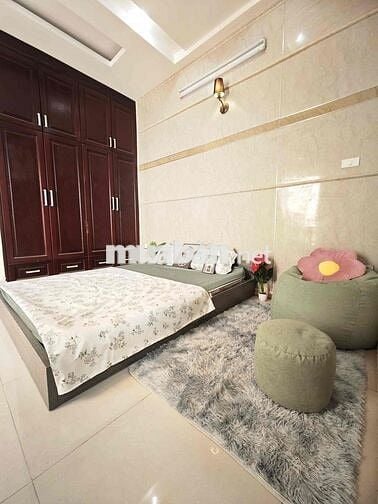 Studio Siêu phẩm Quận 10 có ban công, cửa sổ trời, ở được 3-4 người