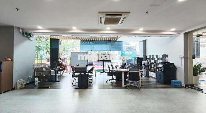 CHO THUÊ VĂN PHÒNG TẦNG TRỆT – MAI THỊ LỰU, Q.1
Diện tích: 160m²