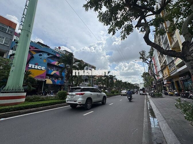Cho thuê nhà mặt tiền số 236-238 Phan Xích Long, Phường 7, Q.Phú Nhuận