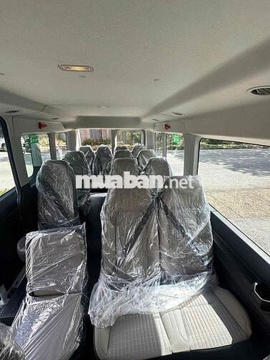 Ford Transit 2025 Premium+ 16 chỗ từ 250Tr nhận xe