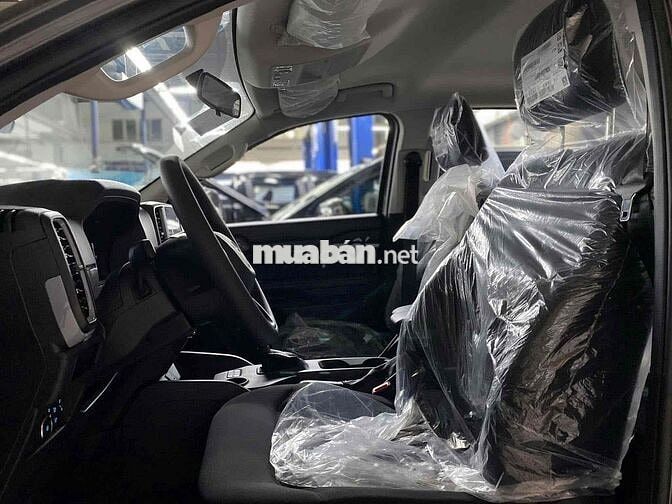 Ford Ranger 2025 XLS 2.0L 4x2 Số Tự Động 1 cầu