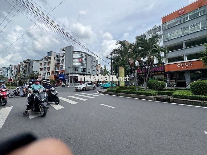 Cho thuê nhà mặt tiền số 236-238 Phan Xích Long, Phường 7, Q.Phú Nhuận