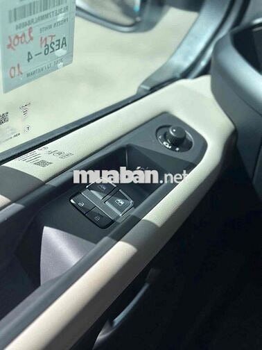 Ford Transit 2025 Premium+ 16 chỗ từ 250Tr nhận xe
