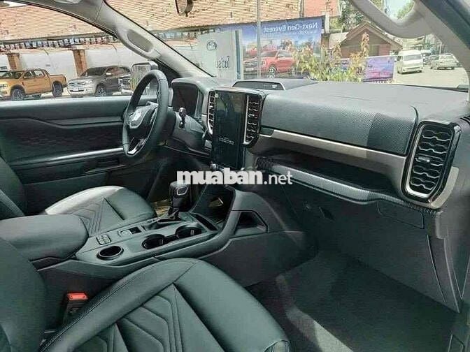 Ford Everest 2025 Titanium 2.0L Số tự động 7 chỗ