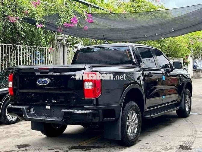 Ford Ranger 2025 XLS 2.0L 4x2 Số Tự Động 1 cầu