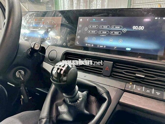 Ford Transit 2025 Premium+ 16 chỗ từ 250Tr nhận xe